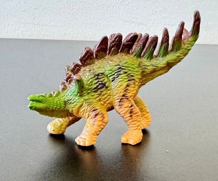 Кентозавр з блакитиними очима, Dino Toys (54654) 2986096054654 фото