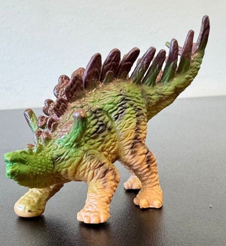 Кентозавр з блакитиними очима, Dino Toys (54654) 2986096054654 фото