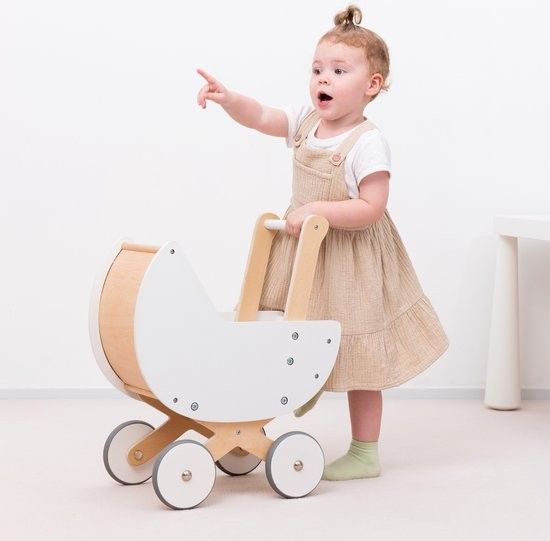 Візочок для ляльок з постільною білизною (біла) New Classic Toys (10760) 8718446107604 фото
