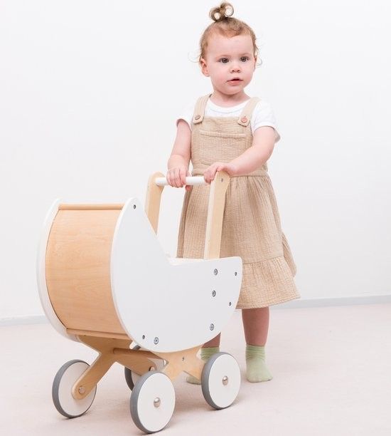 Візочок для ляльок з постільною білизною (біла) New Classic Toys (10760) 8718446107604 фото