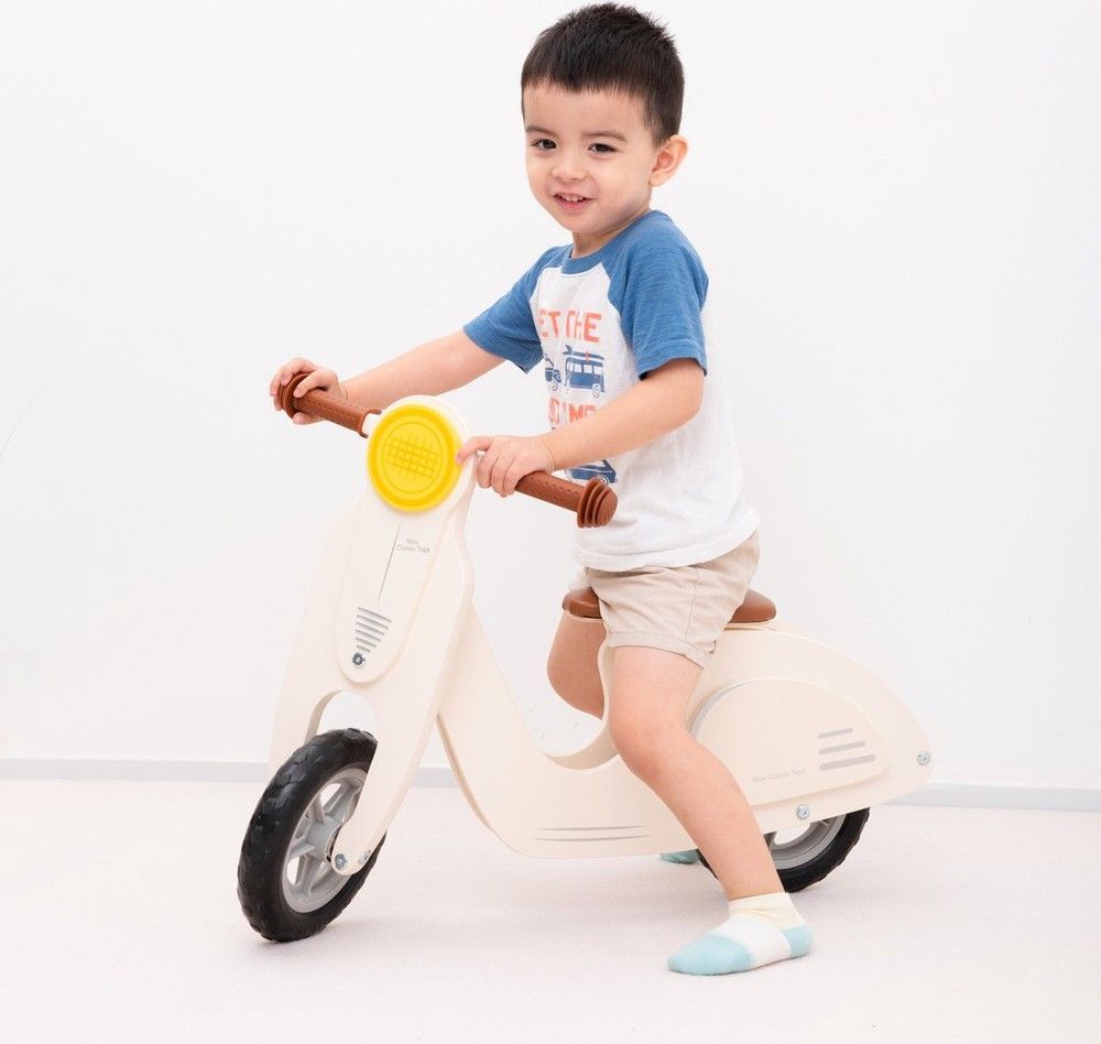 Скутер дитячий, білий New Classic Toys (11430) 8718446114305 фото
